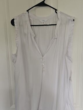 Time and Tru White Ruffle Sleeve V-Neck Button Front Tank